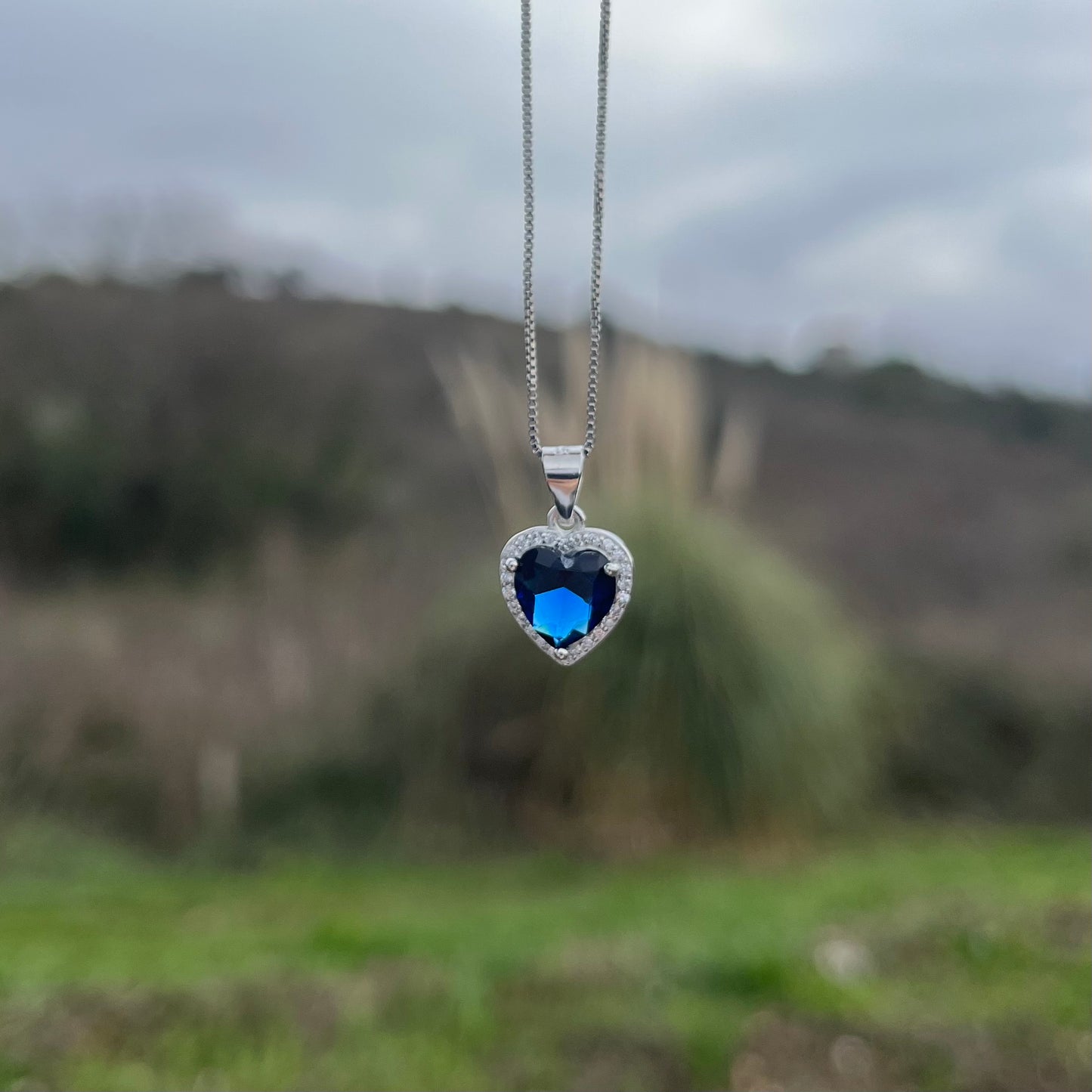 Collana cuore blu