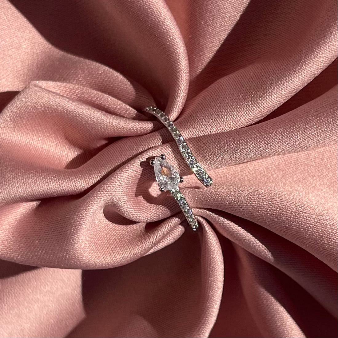 Anello semi intrecciato