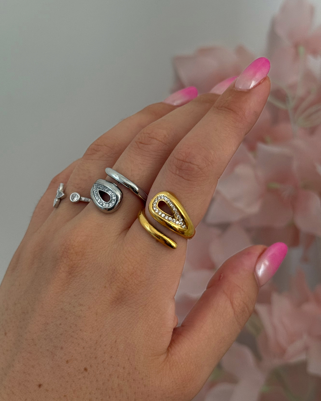 anello zirconi a goccia