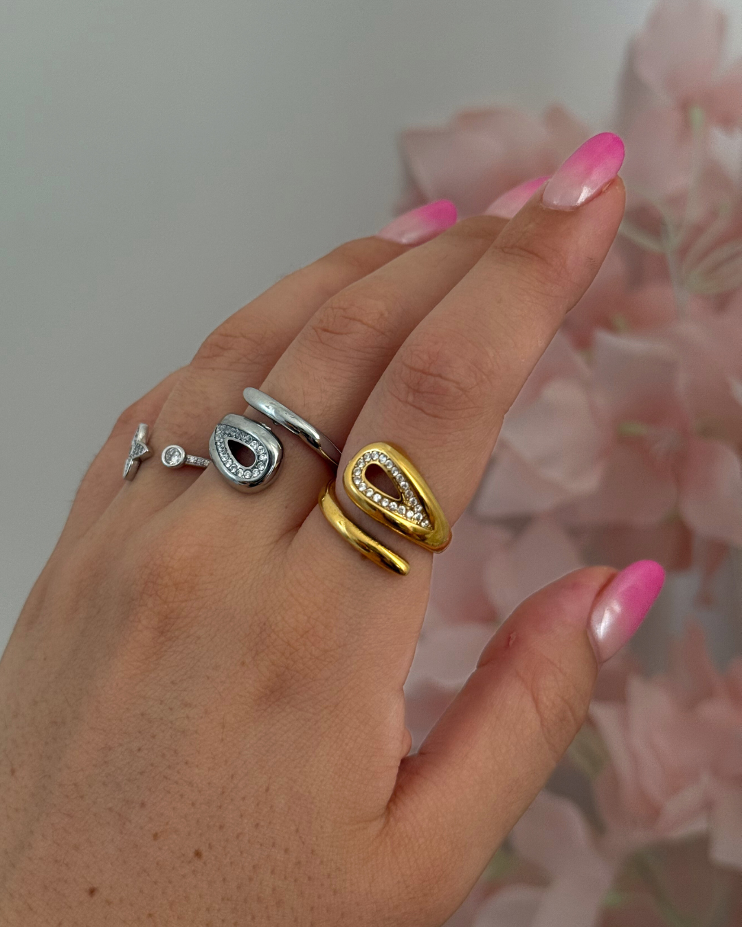 anello zirconi a goccia