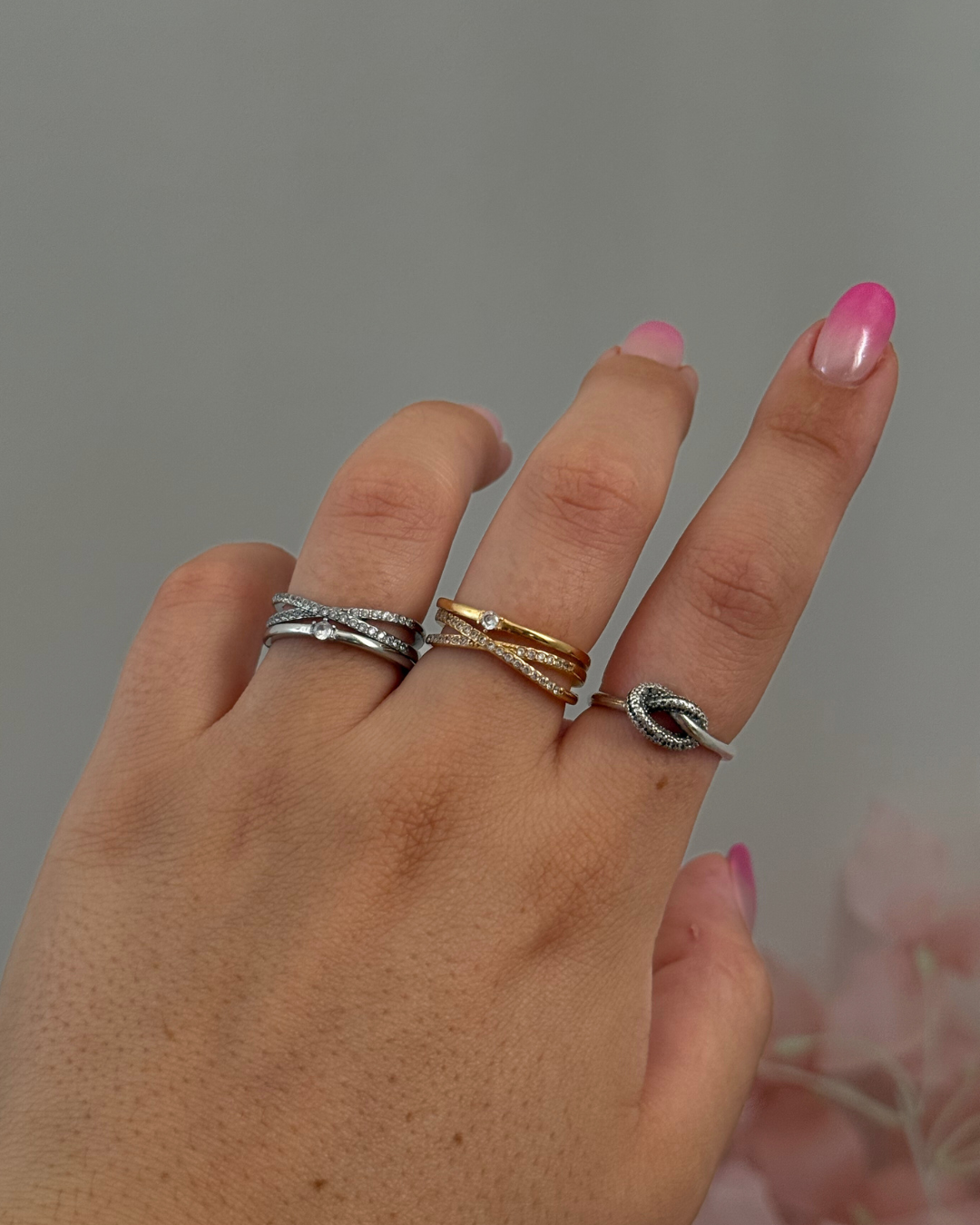 gioiello con cristalli luminosi
