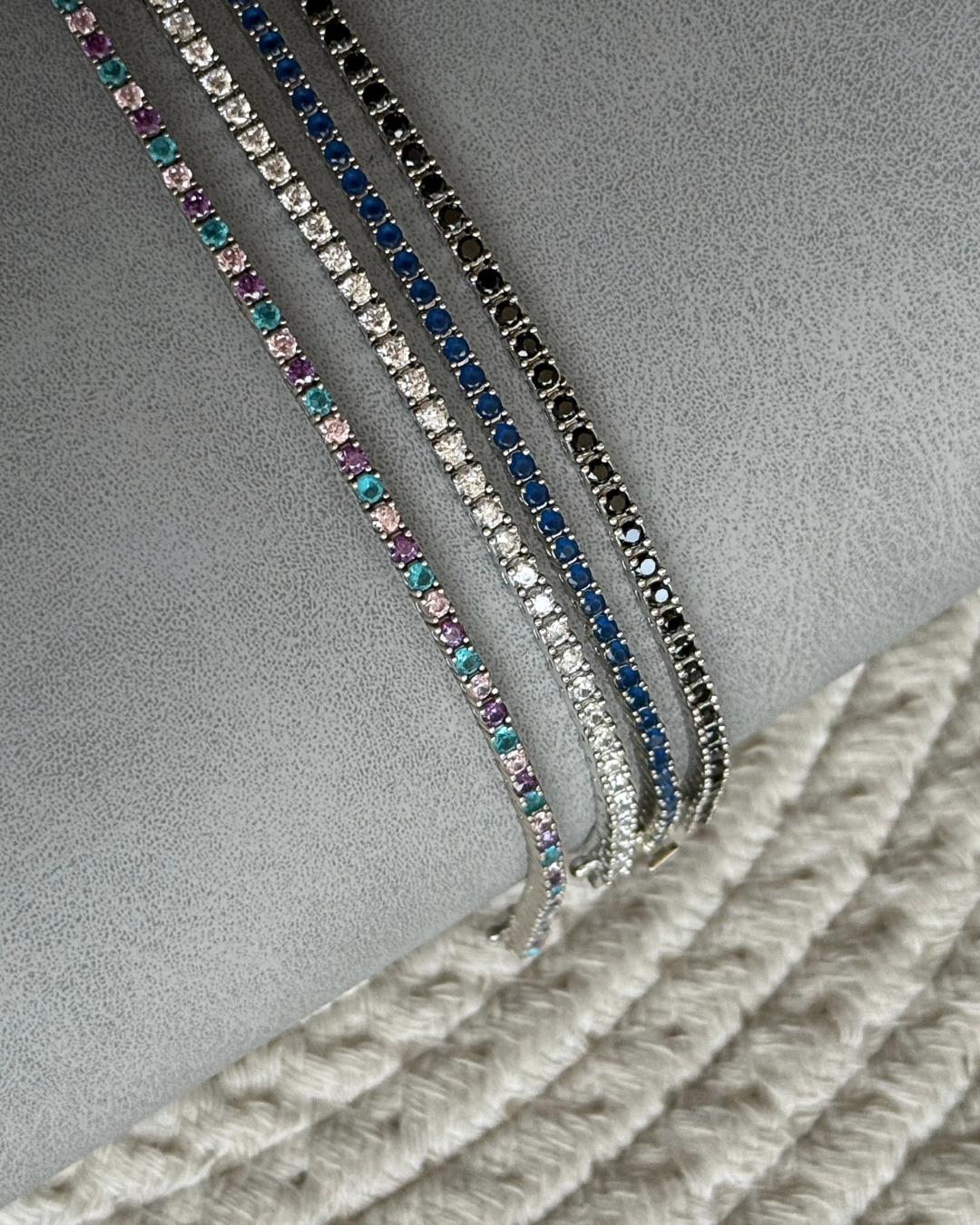 Bracciale tennis in argento 925 con zirconi 2mm, elegante e versatile per donna