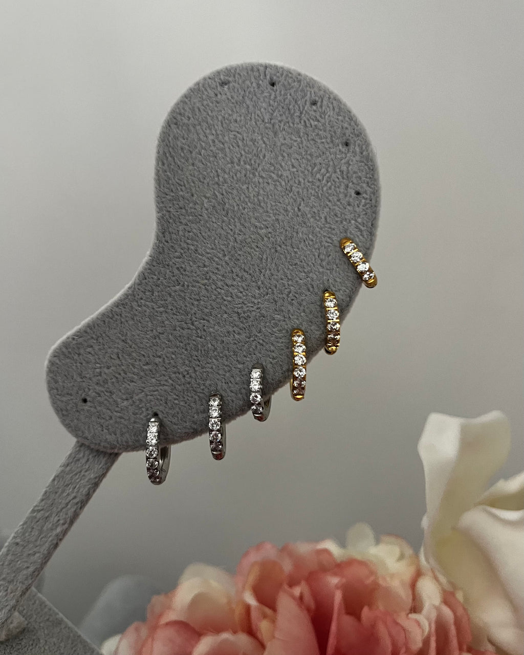 Cerchi completi con zirconi.