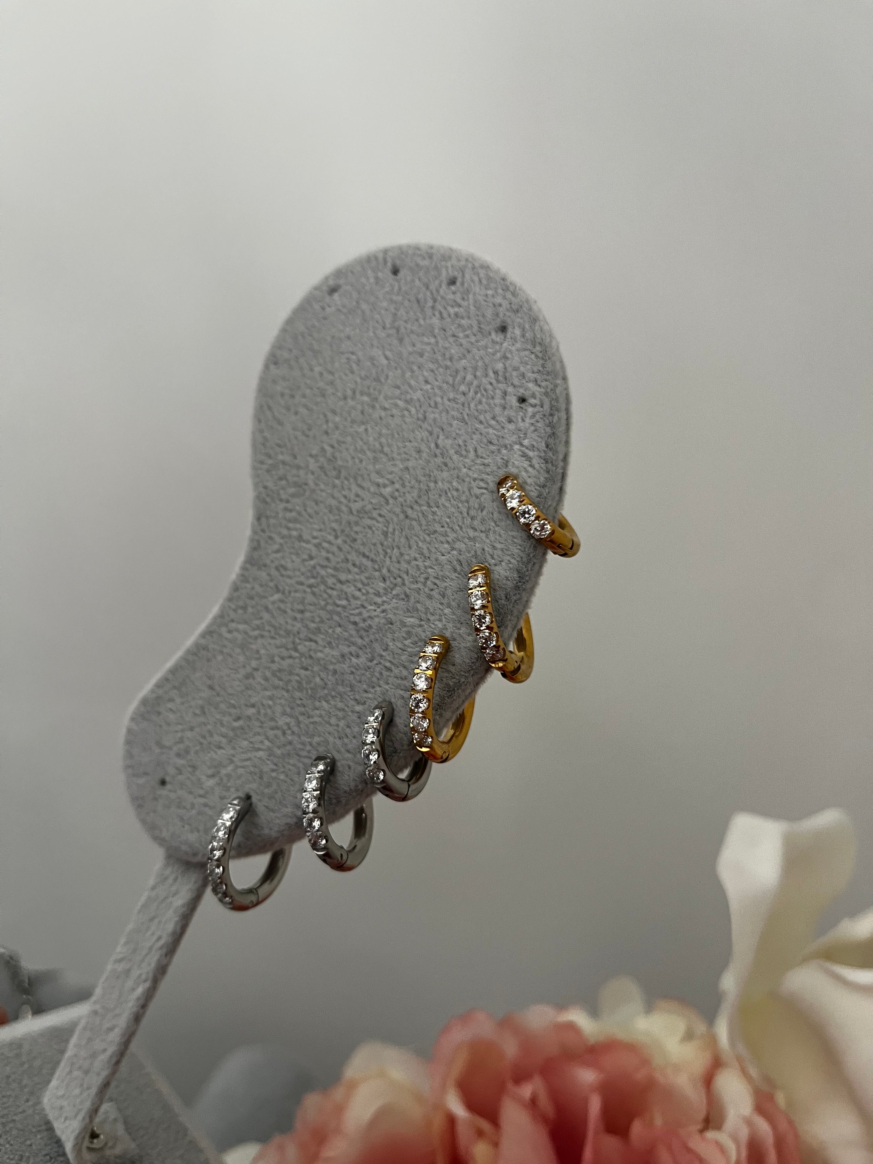 foto su superficie neutra per evidenziare dettagli e brillantezza.