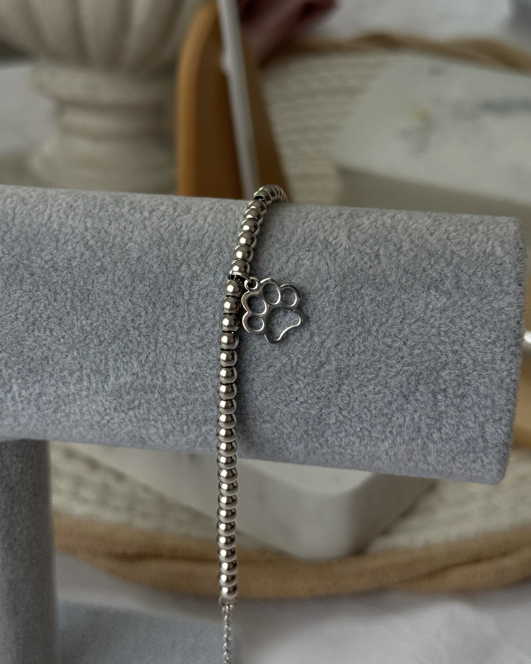 Ciondolo pendente cane animale elegante.