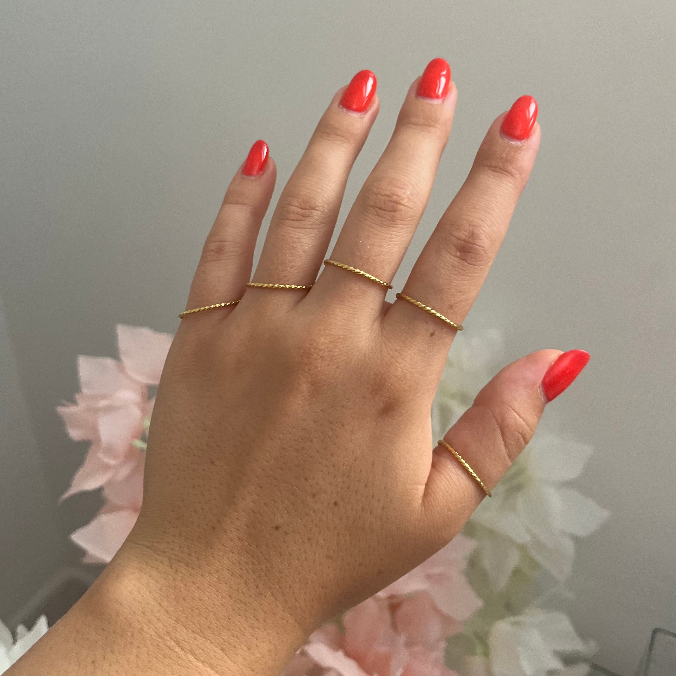 Fedine impilate sul dito.