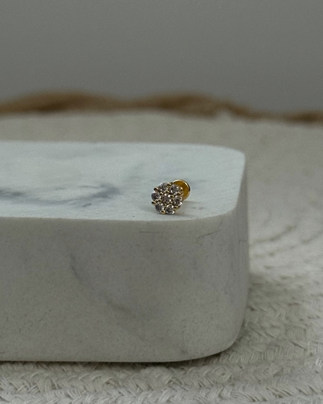 Retro del piercing con chiusura piatta nascosta in acciaio inox