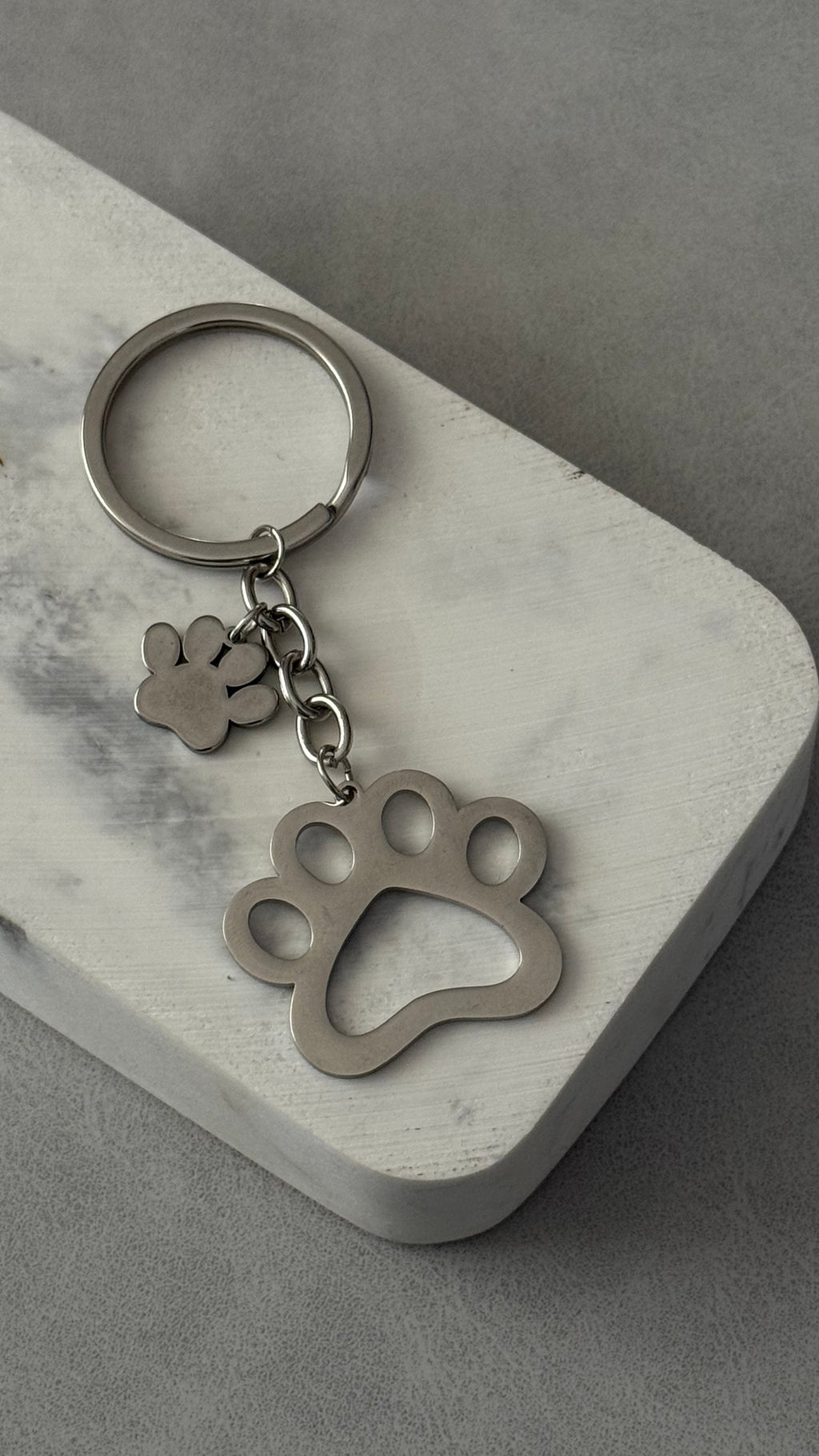 Idea regalo portachiavi zampa cane per amanti degli animali